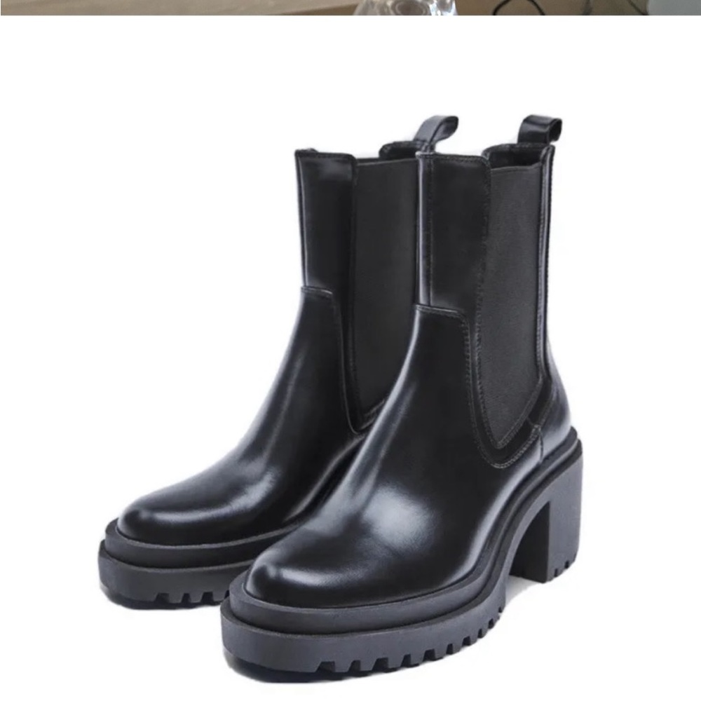 Zara Chelsea Boots Size 39 or US size 8